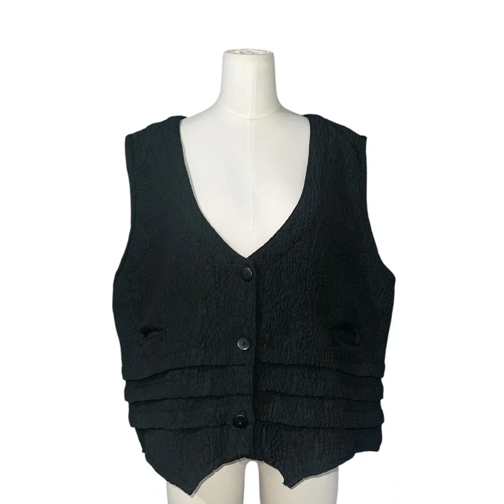 DRESS TO KILL - Jane Mohr Black Oversized
Lagenlook three Button V Neck Vest - Picture 3 of 8